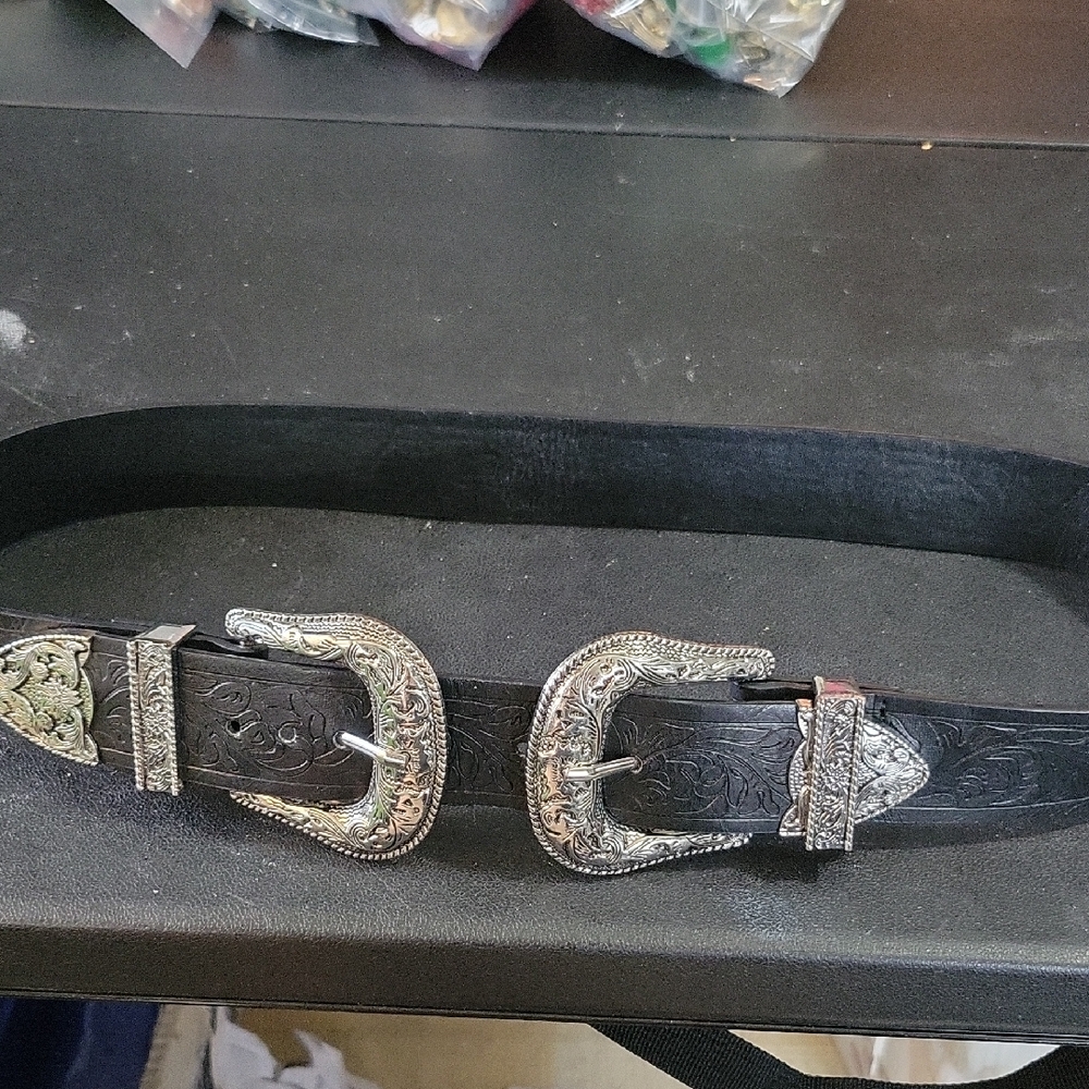 Elegant Black Leather Belt with Silver Buckle x2